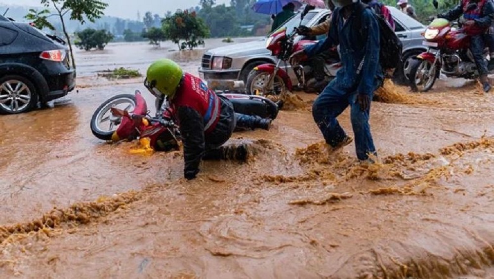 The downpour also caused temporary road closures across the Kigali.