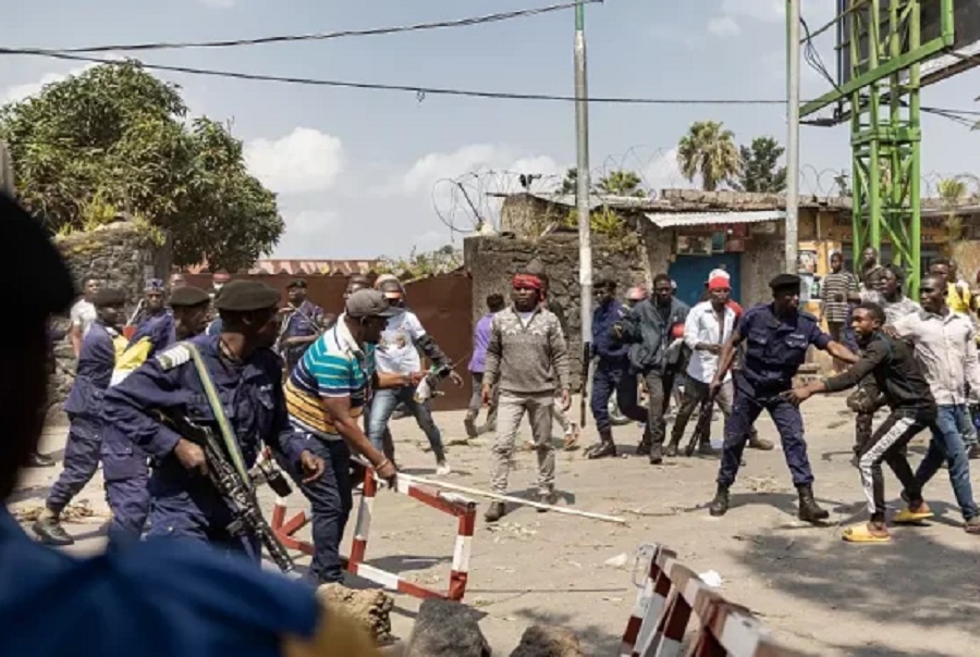 Rwandans travelling to DRC have been warned of possible violence. 