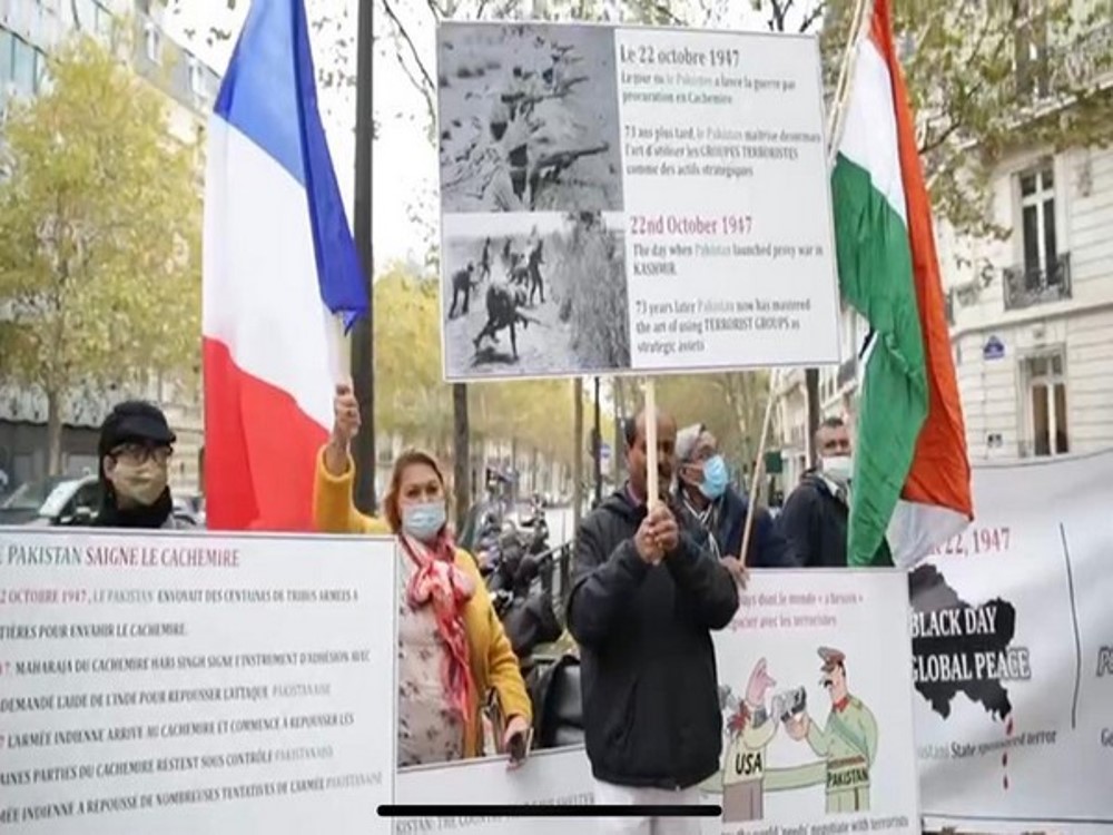 Protests were held outside Pakistan embassy in Paris against state-sponsored terrorism.