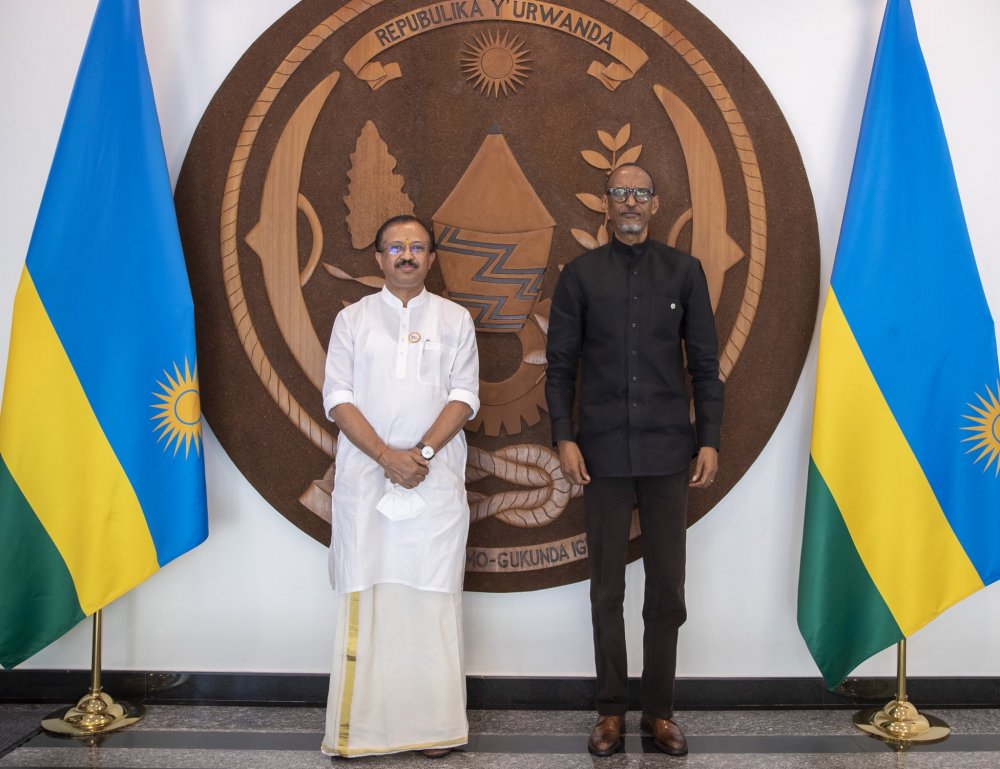 President Paul Kagame has received Indian Minister of State for External Affairs and Parliamentary Affairs, Vellamvelly Muraleedharan at Village Urugwiro.