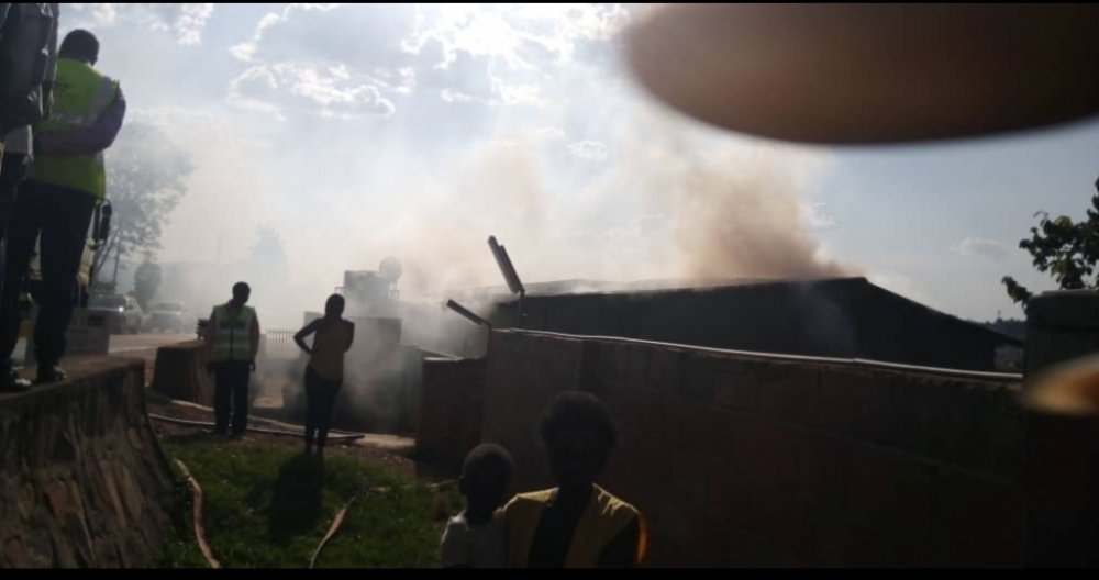 A residential house belonging to a one Uzaribara Eugène’s in Nyarugunga Sector, Kicukiro District, Kigali City near Kigali International Airport has burnt down. 