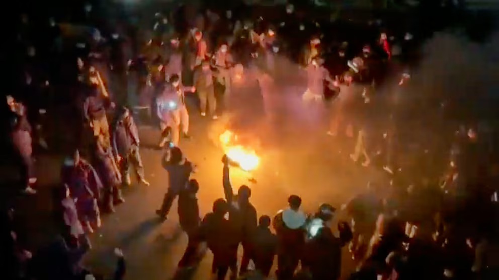 Unrest in Iran has now claimed the lives of more than 500 people, a U.S.-based rights group reported, as nationwide anti-government demonstrations continue and the Iranian government threatens retaliation against foreign intervention.