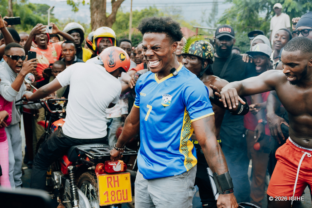 IShowSpeed was challenged to pull two motorbikes while their riders tried to drive away, and succeeded, earning cheers from the crowd.