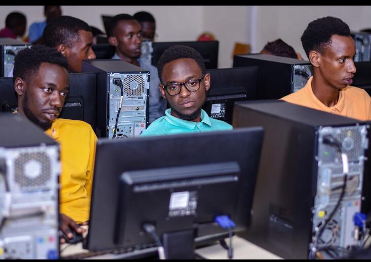 The university provides students with options to adapt their study time to their interests and commitments elsewhere.