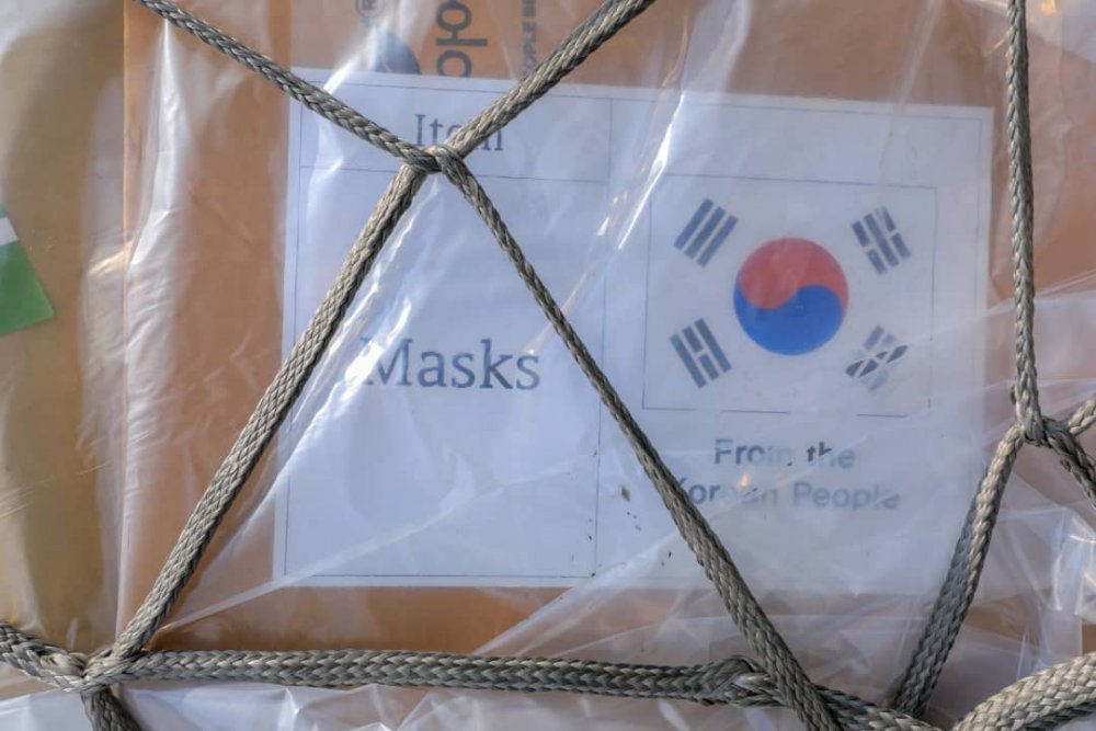 This Korean grant consists of 100,000 masks