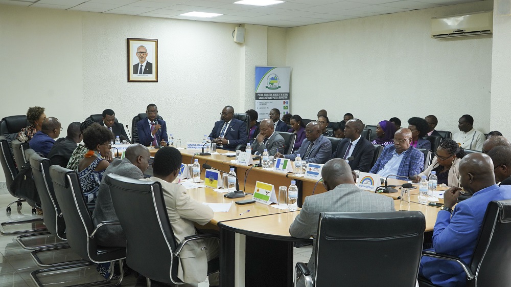 Rwandan Political parties’ forum has condemned DRC-FDLR ties and called for African-led peace efforts to address eastern Congo crisis.