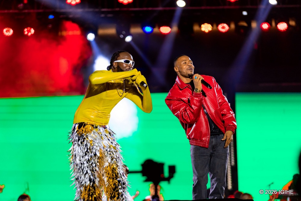 Ali Kiba shared the stage with Kade for their collaborative track “Bebe”.