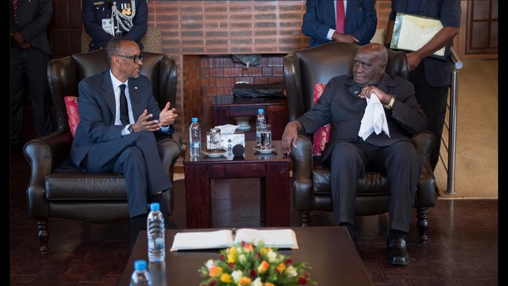 President Paul Kagame met with Kenneth Kaunda in 2017.