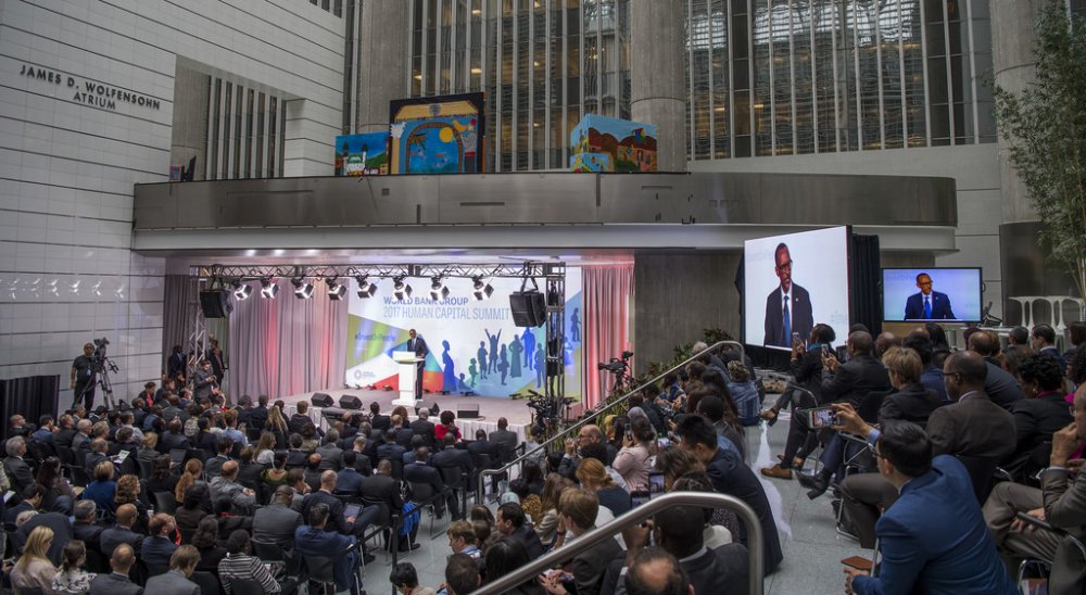 Kagame speaks to participants