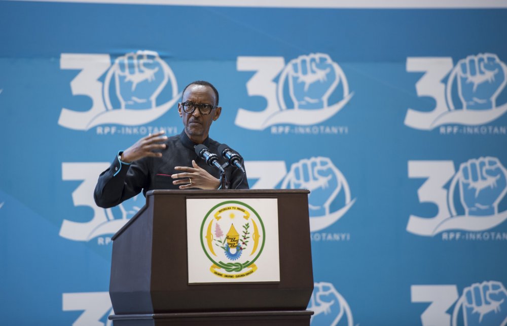 Kagame speaks in the congress