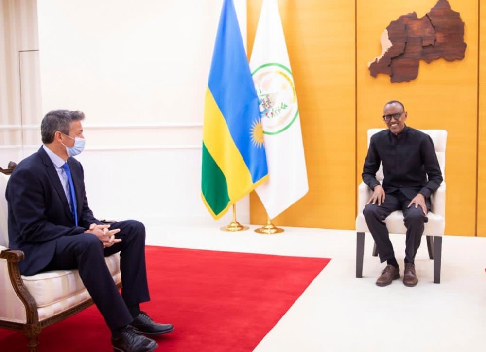President Paul Kagame has today met with Israel Minister of Communication, Yoaz Hendel.