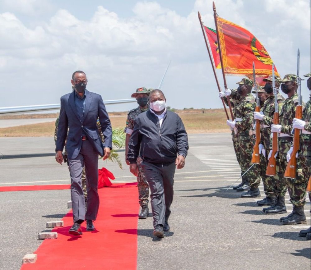 President Paul Kagame has been welcomed by his counterpart of Mozambique, Filipe Nyusi upon arrival.