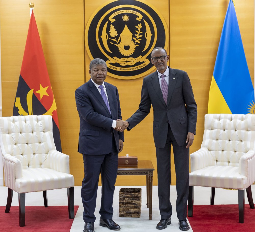 President Paul Kagame (right) has held a phone conversation with his Angolan counterpart, João Lourenço (left).