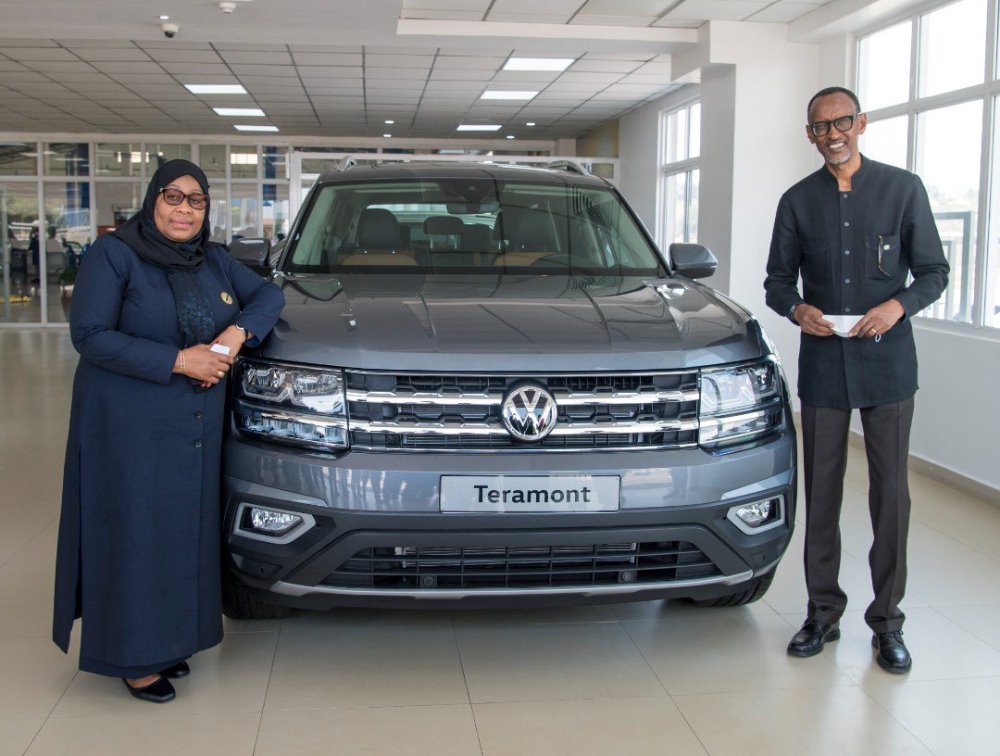 President Paul Kagame and Samia Suluhu Hassan posing for a photo as they visited Volkswagen Rwanda.