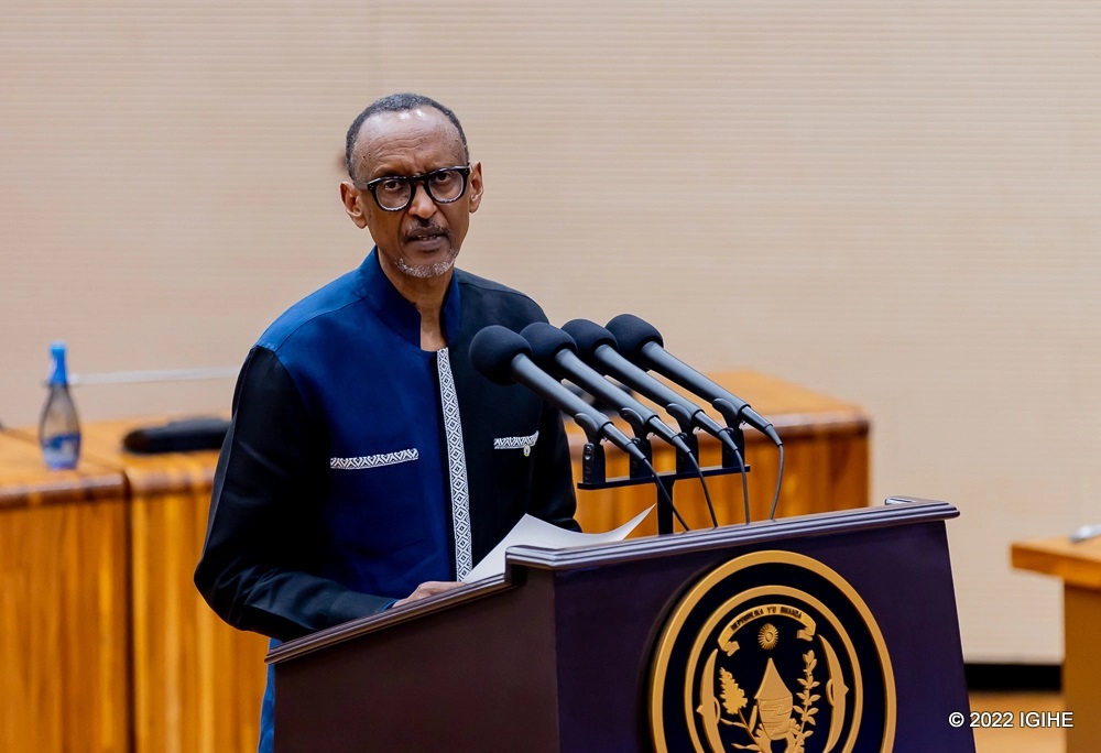 President Kagame delivering remarks at the swearing-in of recently appointed ministers. 