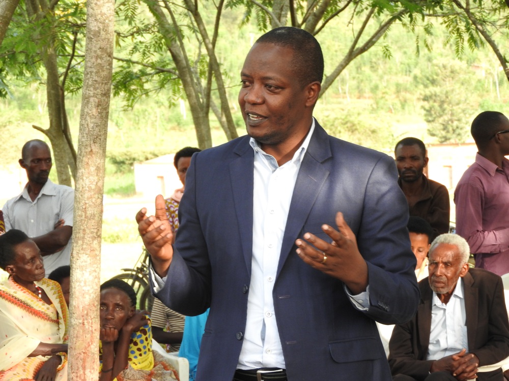 Emmanuel Kamanzi, the Managing Director EDCL addressing beneficiaries yesterday.