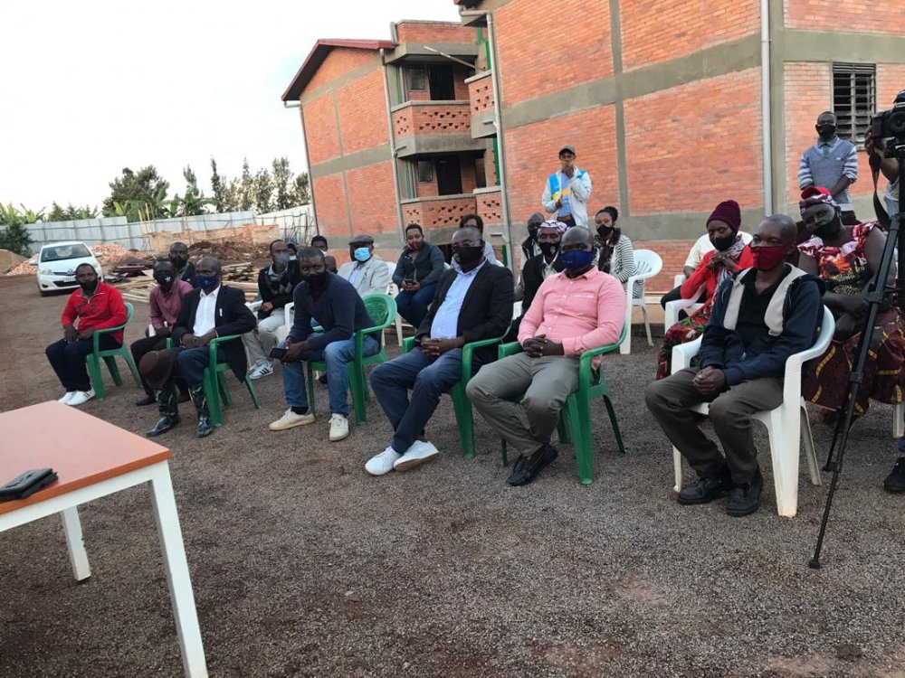 The first batch of Kangondo, Kibiraro residents has been relocated to Busanza estate.