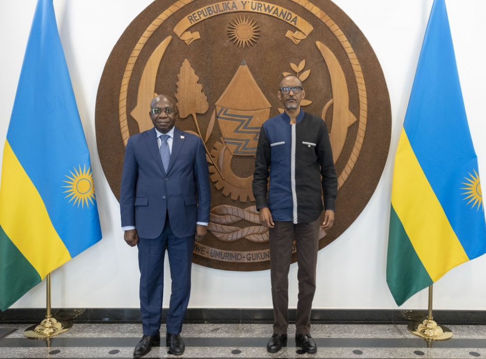 President Kagame has received Angolan Minister of External Affairs. 