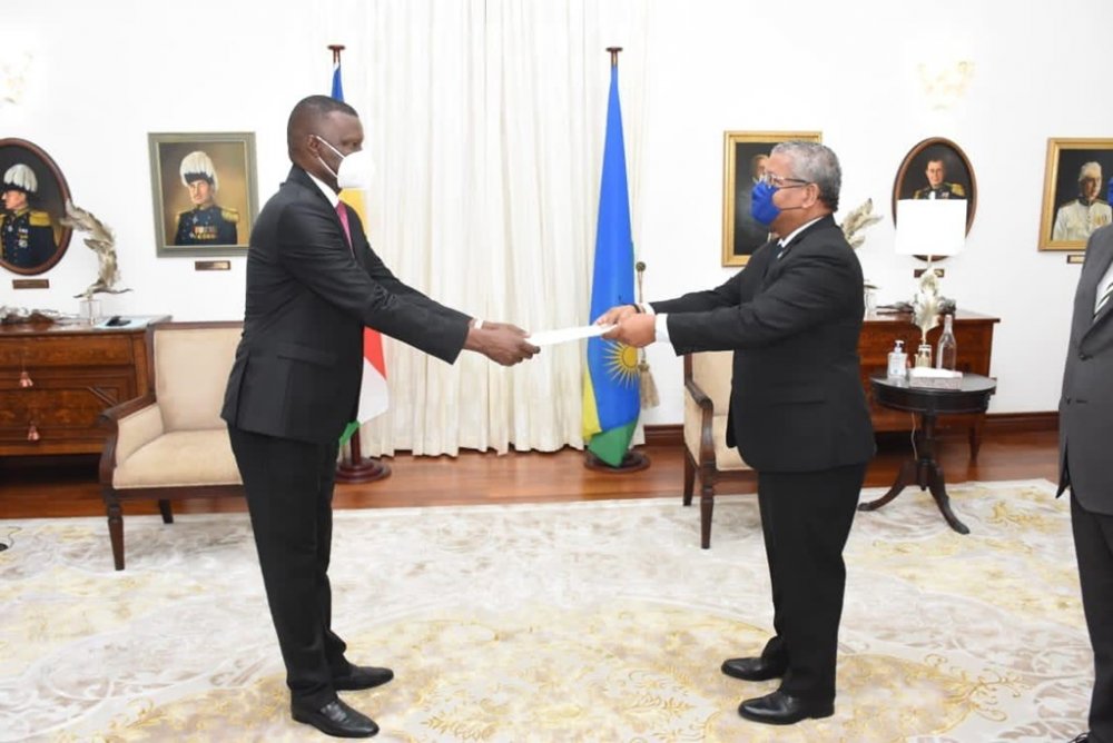 Amb. Charles Karamba presented credentials to the President of Seychelles, Wavel Ramkalawan yesterday.