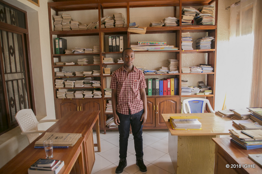 Manzi in home library
