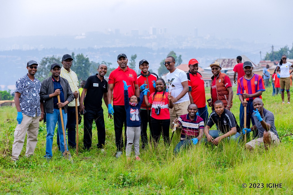 KBS joined Kenyans in a community work conducted in Kinyinya. 