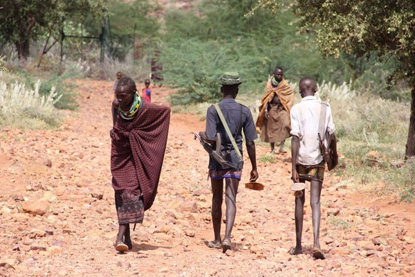Men armed with guns at Koyasa in the Elemi triangle leading to Kibish, Turkana County. Armed men from South Sudan on April 15, 2016 conducted a cross-border raid into Ethiopia where they killed more than 200 people and abducted over 100 children.