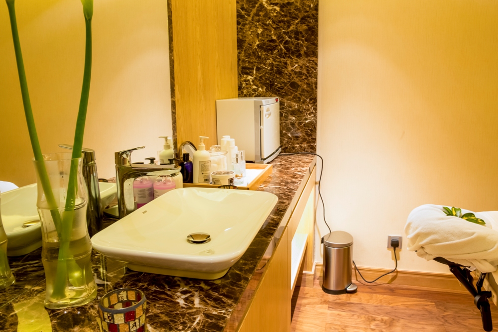 Kigali Marriott's Saray Spa treatment room