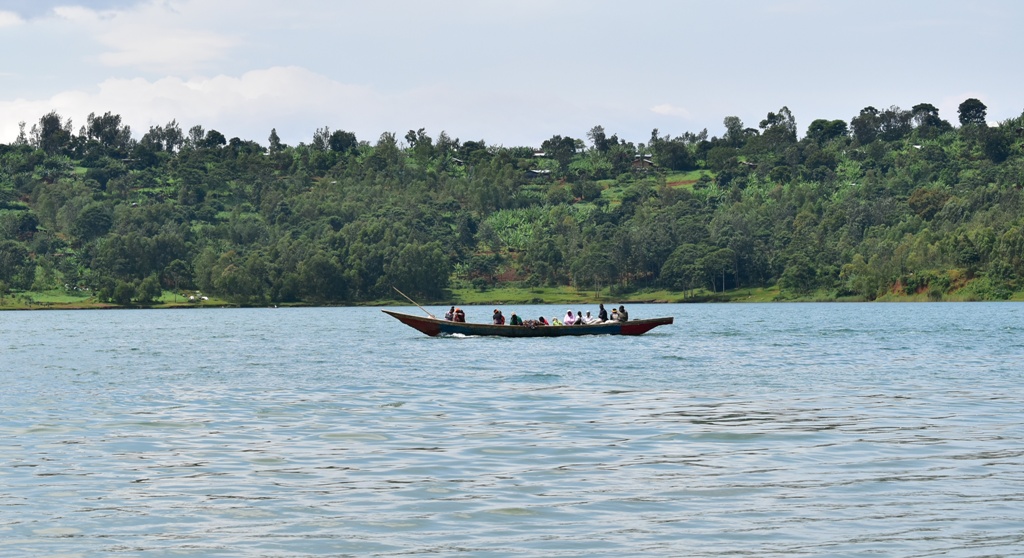 Nyiransibura’s tale dates back to the reign of King Ndahiro III Cyamatare. She is said to have squirted Lake Kivu.