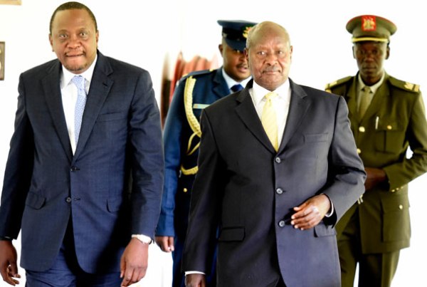 President Kenyatta (R) and President Museveni in Nairobi.