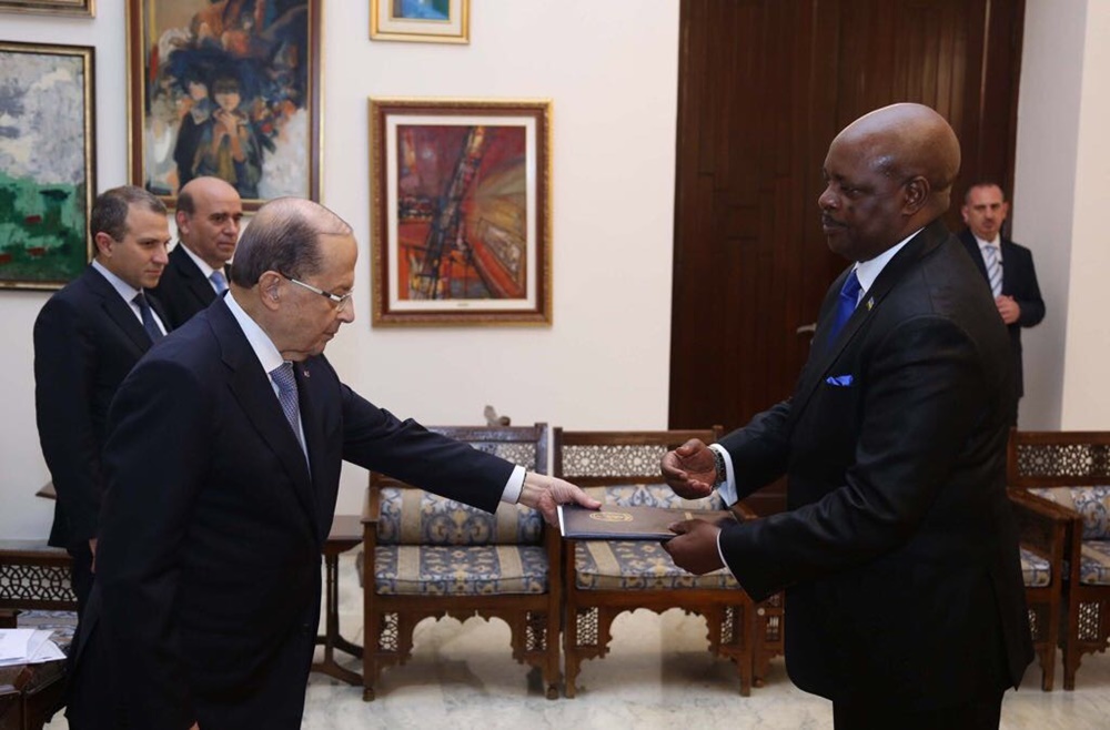 Amb. Williams Nkurunziza presenting credentials