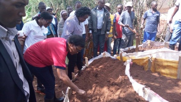 The speaker of parliament, Mukabalisa Donathille has joined Kigali city dwellers in the special community work held in Nyamirambo