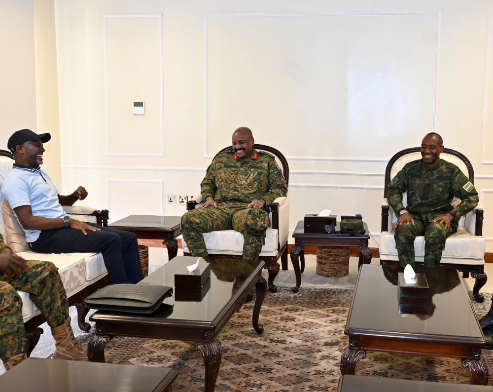 Gen Muhoozi was received by Gen Mubarak Muganga upon arrival at landed at Kigali International Airport.