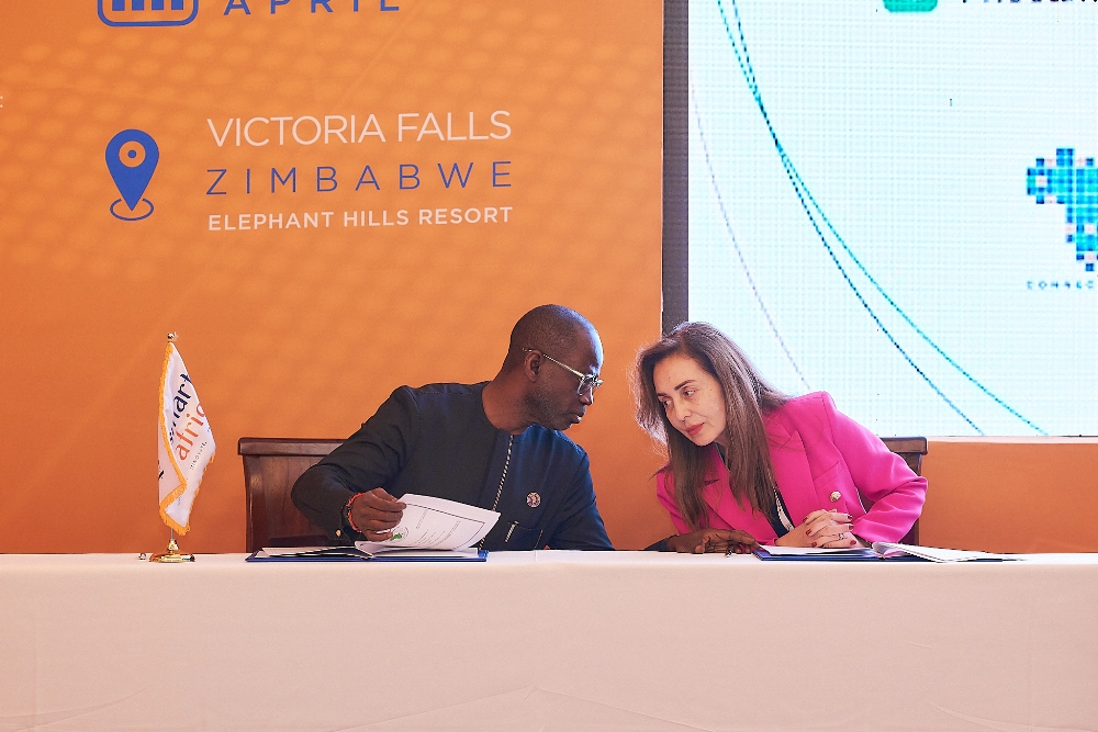 (L-R): Smart Africa Director General Lacina Kone (left) and AfDB Director General for the Southern Africa Region Leila Mokaddem at signing ceremony of IDECT project, Victoria Falls, Zimbabwe 25 April 2023 (Source: African Development Bank Group) 