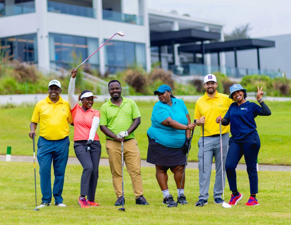 Both men and women participated in this 8th MTN Y'ello golf challenge.