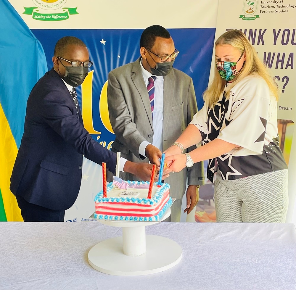 The event was also characterized by a cake cutting session. 