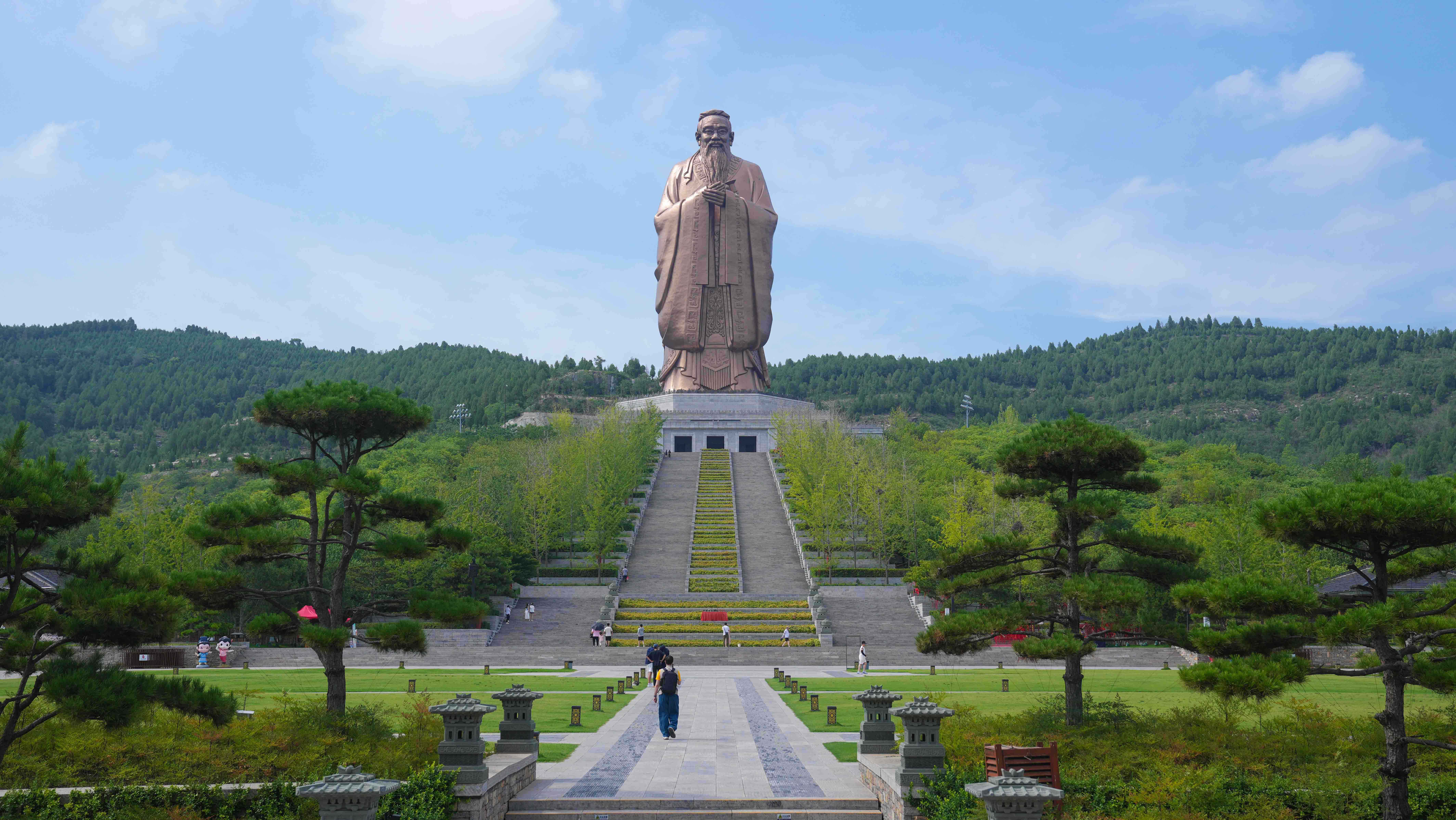 Majestic 72-meter Confucius statue, a tribute to the great philosopher at his birthplace in Nishan Sacred Land, China