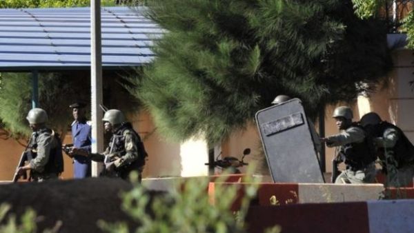 Malian special forces have entered the hotel