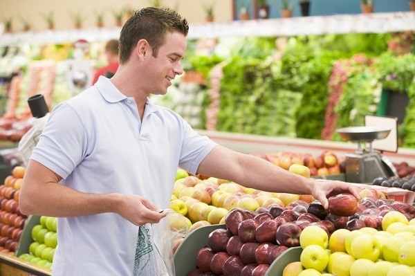 Man shopping for healthy foods