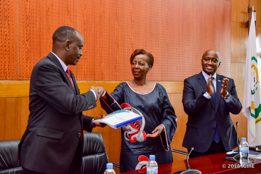 Dr. Richard Sezibera who becomes the 21st Foreign Minister of Rwanda since independence commended Mushikiwabo for the job she has done in the Ministry