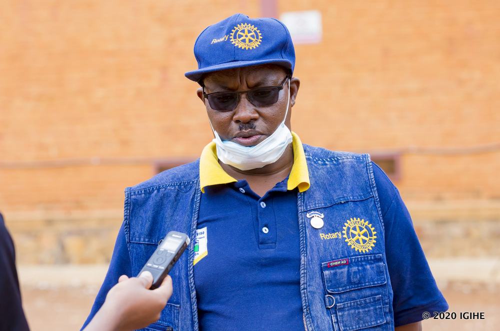 Speaking on behalf of the Rotary Club of Kigali-Virunga (RCKV), Masterjerb Paul Birungi, has noted that the donated food supplies is a support initiative to vulnerable families who have been affected by the lockdown aimed to curb the spread of COVID-19