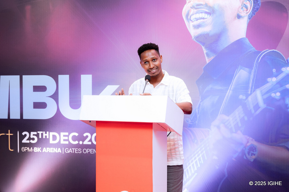 Israel Mbonyi has invited Airtel Rwanda customers to his upcoming concerts during the holiday season.