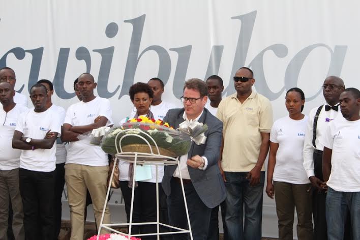I&M Bank emplyees paying tribute to genocide victims at Kigali memorial