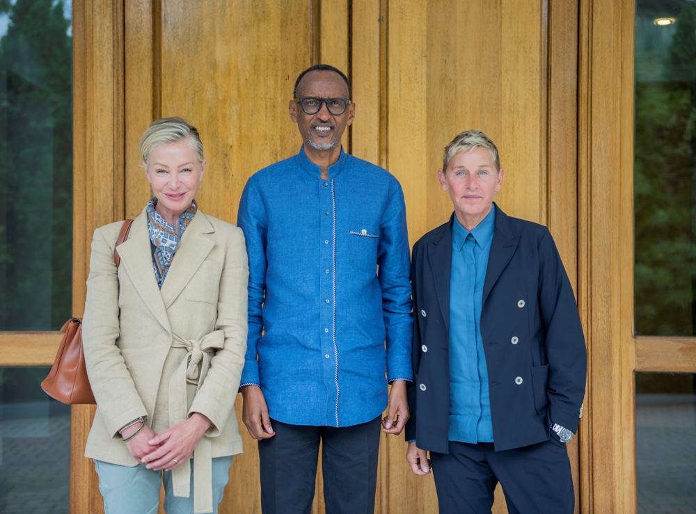 President Kagame in a photo of souvenir with Ellen DeGeneres and her partner, Portio de Rossi. 
