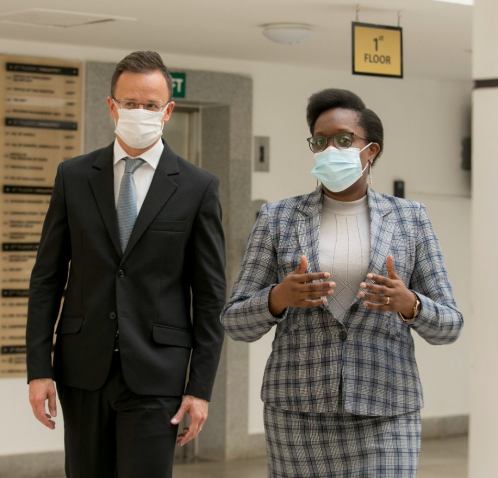 Hungarian Minister of Foreign Affairs and Trade, Péter Szijjártó also held talks with Rwanda's Minister of Trade and Industry, Beata Habyarimana.
