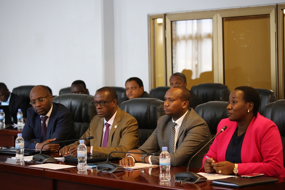 MINISPOC and affiliated institutions officials discuss with Parliamentary National Budget and Patrimony Committee recently. 