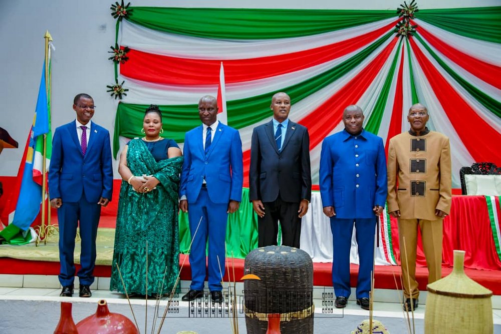 Gervais Ndirakobuca (third from left) and his wife in a group photo with President Ndayishimiye. 