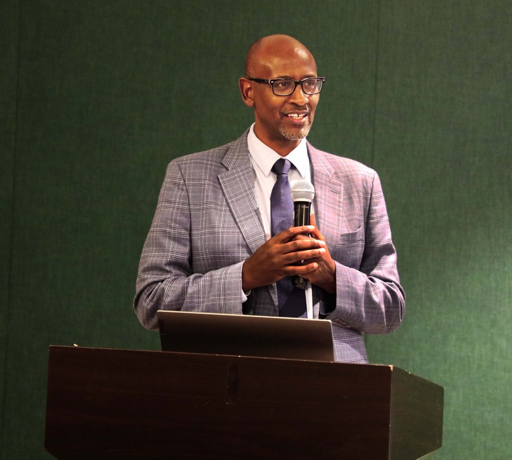 The Minister of Education, Nsengimana Joseph, commended RIIO for its dedication to ophthalmology education.