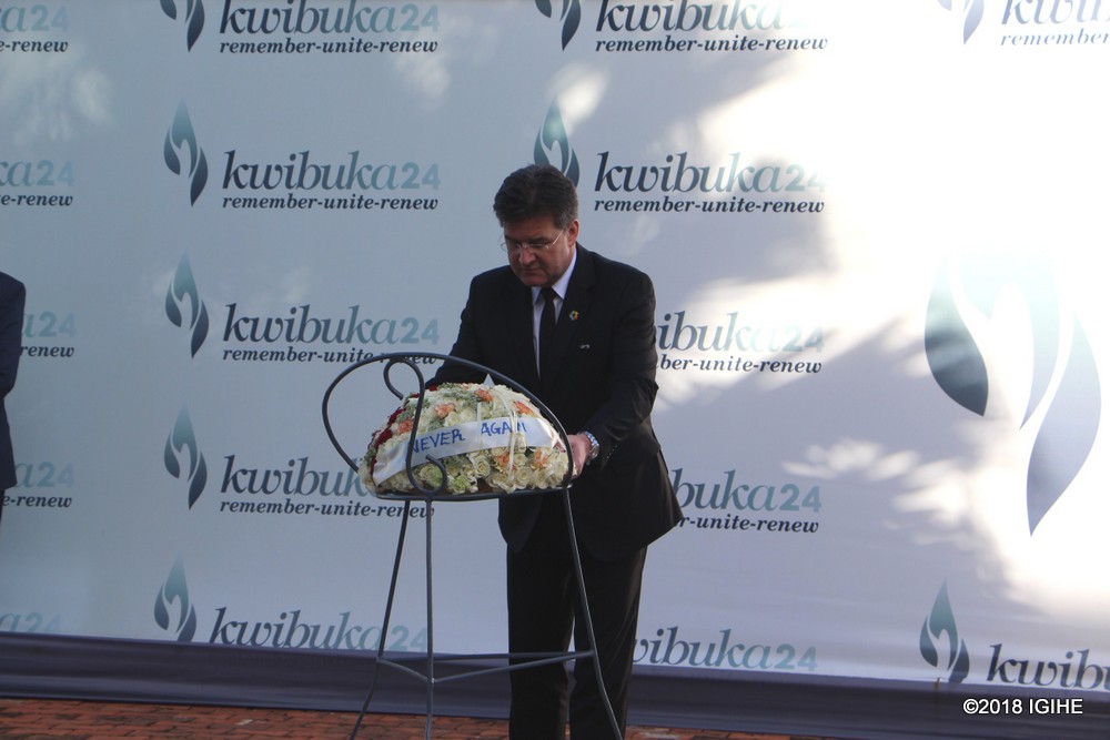 Miroslav Lajčák laid a wreath on mass graves containing the remains of more than 250,000 victims