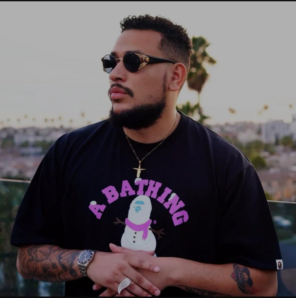 AKA, known for his musical prowess both locally and internationally, began his career with the rap group Entity before achieving solo success. 