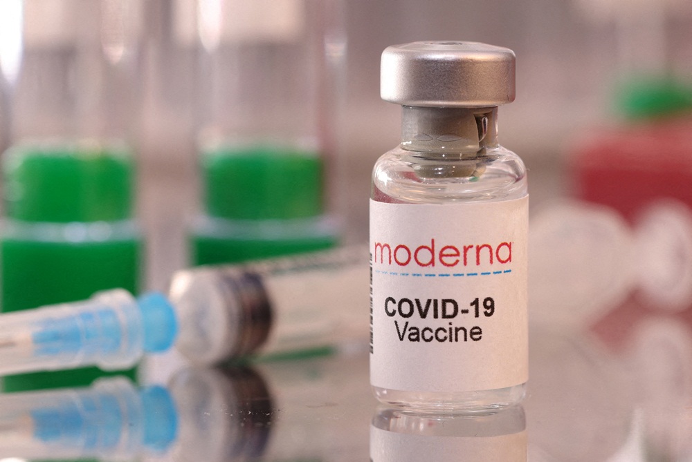 Moderna has halted plans to set up its first mRNA vaccine manufacturing plant in Africa. 